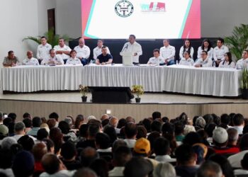| ROMPEOLAS | También se cuecen habas en el Sindicato de Taxistas de Playa del Carmen