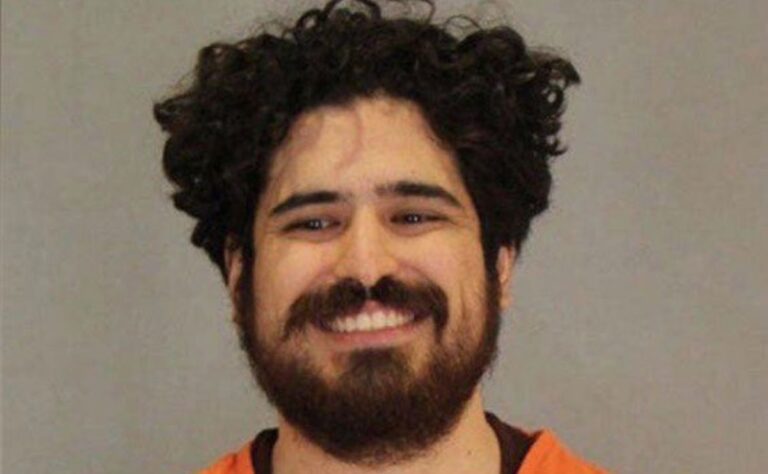 FBI acusa a mexicano de liderar atentado contra la UFC en el cumpleaños de Trump