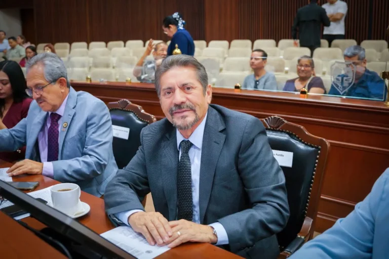 Eligio López Portillo asume la presidencia de la Jucopo en Sinaloa