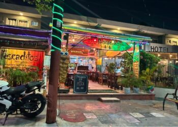MÉXICO VS CHEQUIA: Bares llenos, restaurantes familiares vacíos