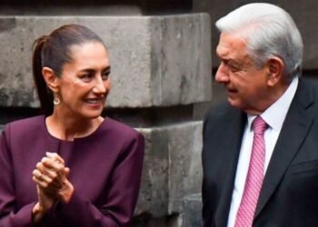 REAPARECE AMLO: Acusa ofensiva de EU contra Morena y respalda a Sheinbaum