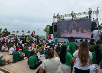 MÚSICA Y BATUCADAS: Así se vive el Mundial en Cancún