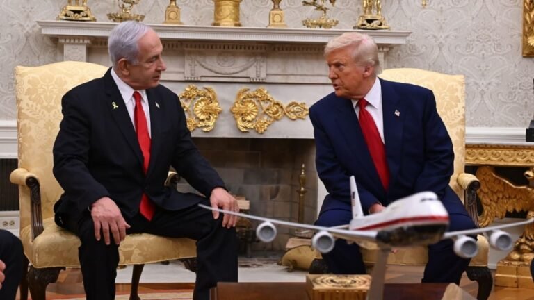 Trump increpa a Netanyahu: "En prisión si no fuera por mí"