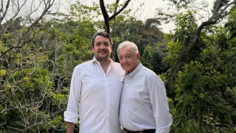 López Beltrán impulsa su imagen con AMLO ruta a diputación federal