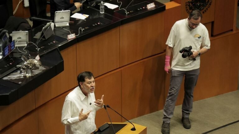 Senado desembolsó 1.24 millones a asistente de Noroña sin registro