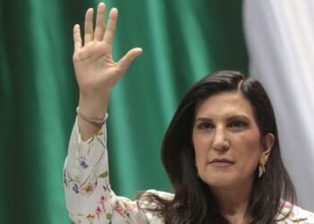 México encara debacle institucional: Kenia López Rabadán llama a unir fuerzas