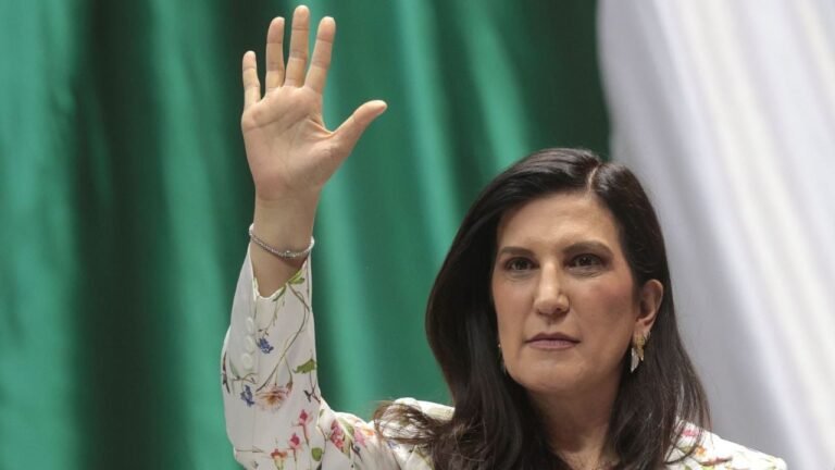 México encara debacle institucional: Kenia López Rabadán llama a unir fuerzas