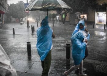 México enfrenta ciclón: lluvias torrenciales y onda de calor escalan