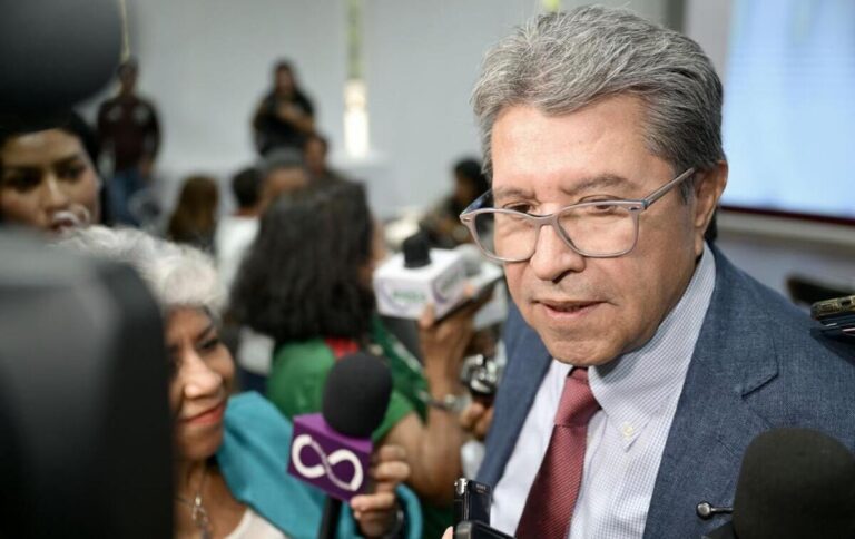 Monreal frena amago militar de JD Vance con defensa constitucional