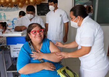 Lidera QR a nivel nacional en vacunación al superar su meta en un 277%
