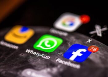 Configuración de privacidad en WhatsApp para evitar grupos de fraude