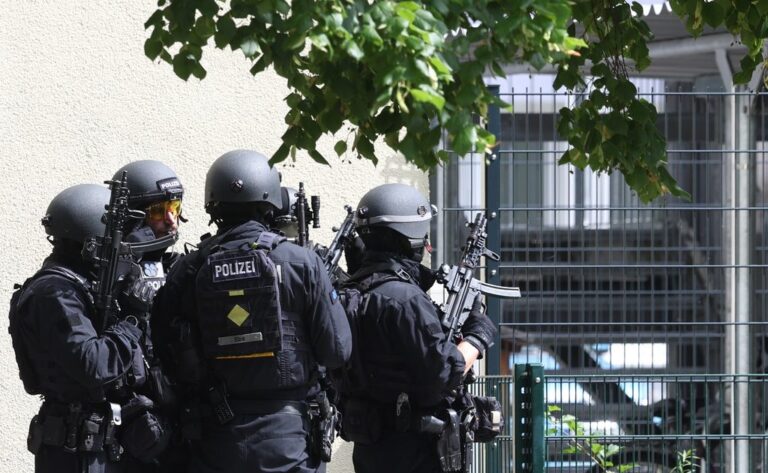 Adolescente de 16 años detenido tras ataque en secundaria bávara