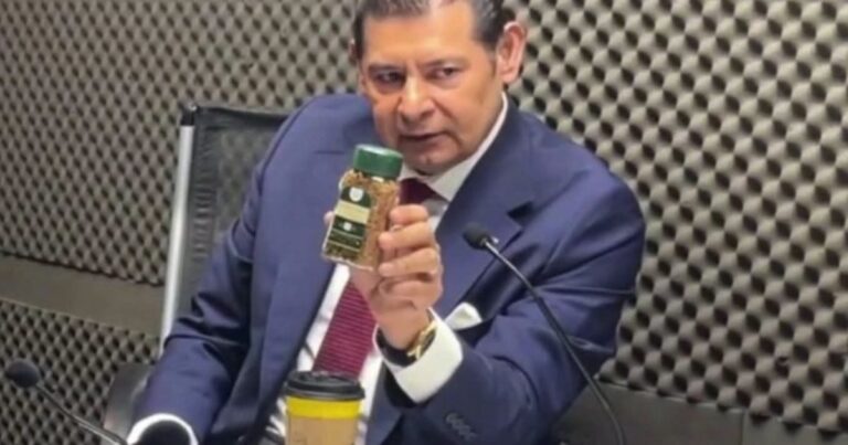 Alejandro Armenta exhibe contradicción al promocionar café local con marca externa