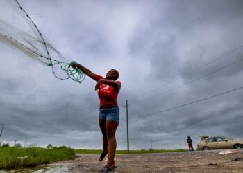 Tormenta tropical Bertha avanza hacia Texas tras tocar tierra en Luisiana