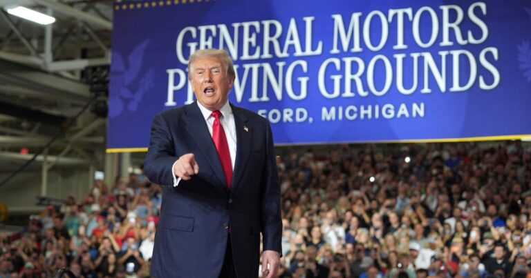 Donald Trump arremete contra México y cuestiona la gestión de Sheinbaum