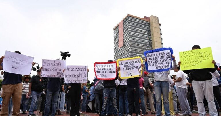 Aspirantes a la UNAM exigen examen presencial ante presunto fraude por IA