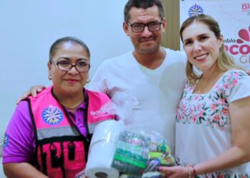 MIÉRCOLES CON LA GENTE: Atiende Atenea Gómez a vecinos de Ciudad Mujeres