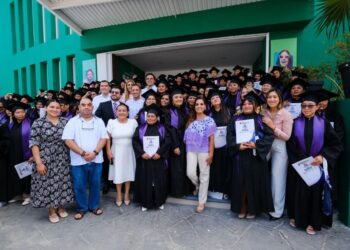Certifican a 181 mujeres tras concluir estudios básicos y de bachillerato