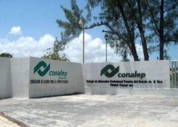 ¿EDUCACIÓN GRATUITA?: Denuncian cobros ilegales en preparatorias de QR