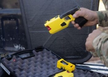 USARÁN TASER: Equipan con armas no letales a Policías Turísticas de QR