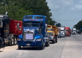 REUNIÓN CON DEFENSA: Exigen volqueteros freno a contratación de empresas foráneas