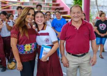 OTRO DOMO: Ahora en la secundaria Técnica No. 18 “Lázaro Cárdenas”