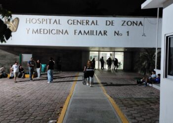 EVACÚAN HOSPITAL: Incendio en clínica del IMSS moviliza a cuerpos de emergencia