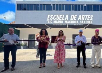 IMPULSAN DESARROLLO CULTURAL: CROC abre Escuela de Artes para trabajadores y sus familias