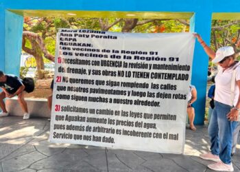 REGIÓN 91: Protestan vecinos contra Aguakan