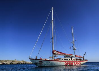 ASTRAL: Hace escala en Cancún rumbo a Cuba con paneles solares y ayuda humanitaria