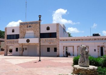 | SARGAZO POLÍTICO | TULUM: Crisis turística, incertidumbre política