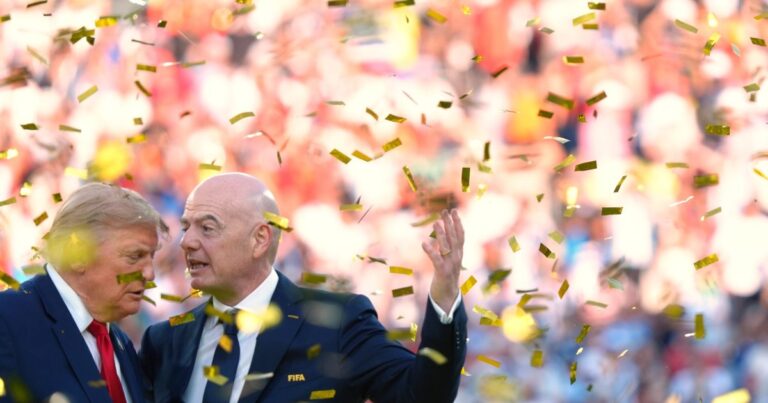 Donald Trump advierte sobre el riesgo de destituir a Gianni Infantino