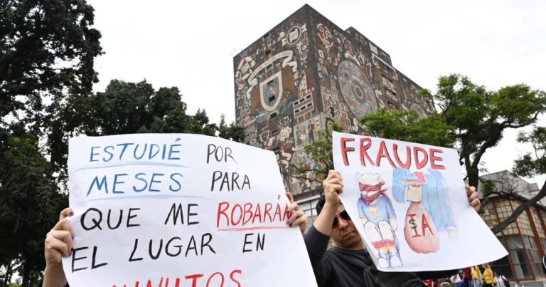 Aspirantes de la UNAM desafían el examen de control en Rectoría