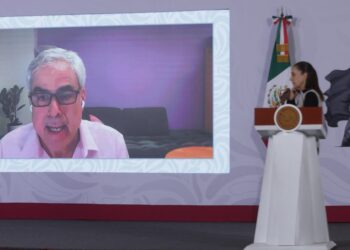 Sheinbaum planea restringir el uso de celulares en escuelas para agosto