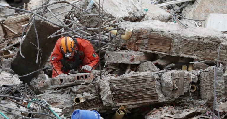 Topos Azteca desafían el veto de De la Espriella en Colombia