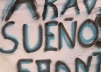 Migrantes deportados por el gobierno de Trump inician caravana en Chiapas