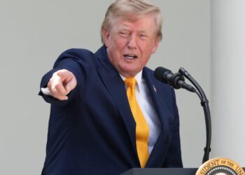 Trump intensifica la ofensiva arancelaria contra el mercado canadiense