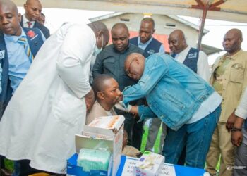 Brote de ébola en el Congo escala a 60 zonas sanitarias críticas