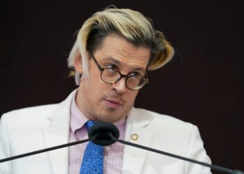 ICE detiene y deporta al activista británico Milo Yiannopoulos