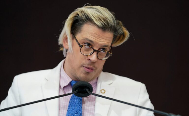 ICE detiene y deporta al activista británico Milo Yiannopoulos