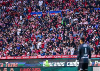 Chivas frena su paso ganador en Pachuca y Querétaro escala posiciones