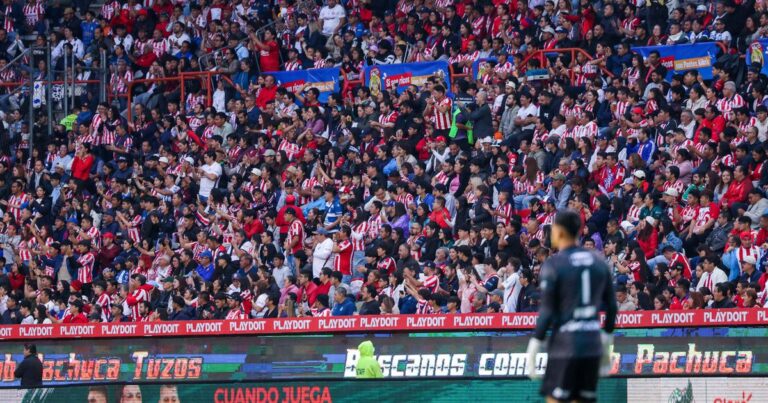 Chivas frena su paso ganador en Pachuca y Querétaro escala posiciones