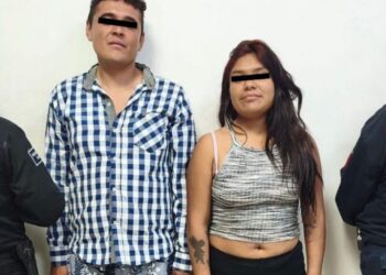 Policías de Ecatepec detienen a pareja por despojo en Los Héroes