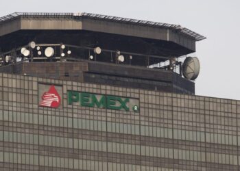 Pemex desploma la inversión pública a niveles de la pandemia