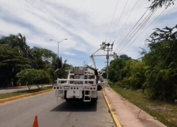 MÁS APAGONES: Amenazan habitantes de Calderitas con bloquear basurero y avenida