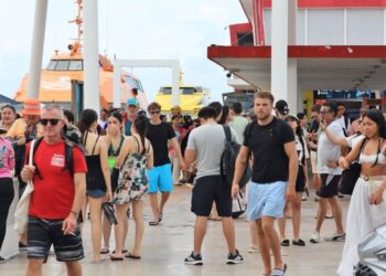 MÁS DE 353 MIL EN JULIO: Récord en flujo de pasajeros en cruce Cozumel-PDC