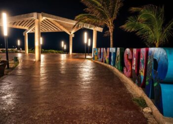 ISLA MUJERES: Concluye renovación de luminarias en Punta Sur