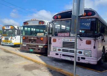POR ALZA DE DIÉSEL: Amagan con paro en transporte Belice-Chetumal