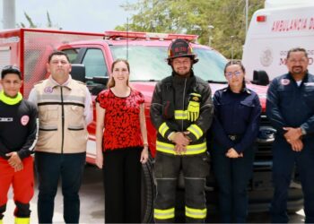 DÍA DEL BOMBERO: Entrega Atenea Gómez equipamiento especializado y unidades