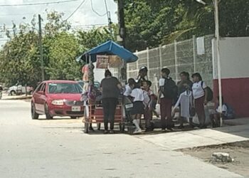 VUELVEN LOS OPERATIVOS: Retirarán ambulantes cerca de escuelas en Cancún